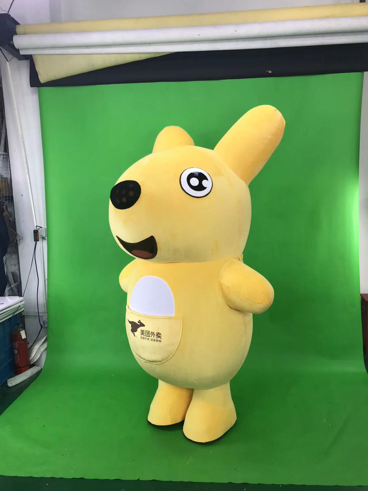 81f94443330b8a48115e01ab493220b1